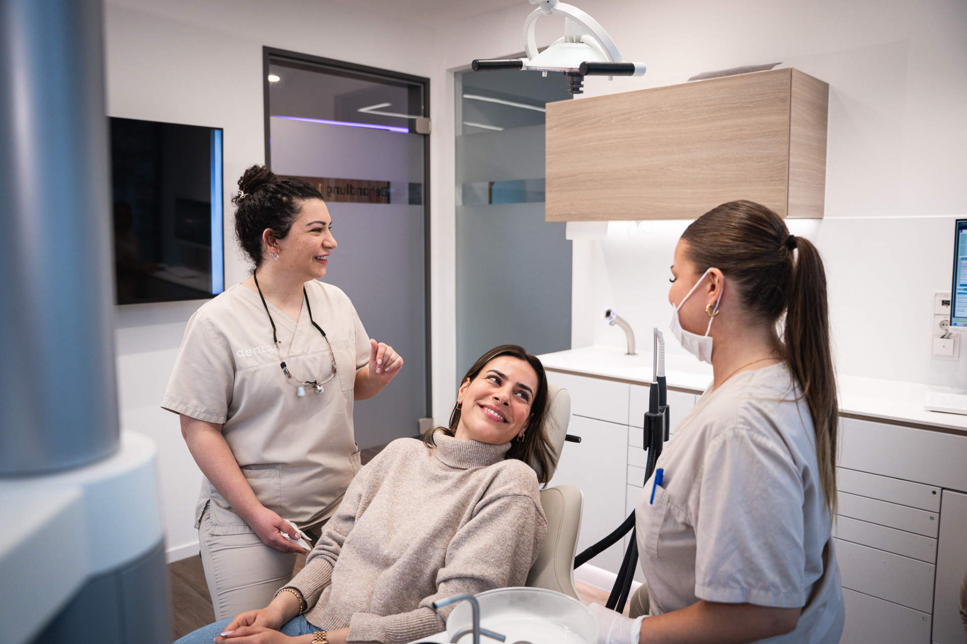 Ästhetische Beratung bei Denta1 Clinic