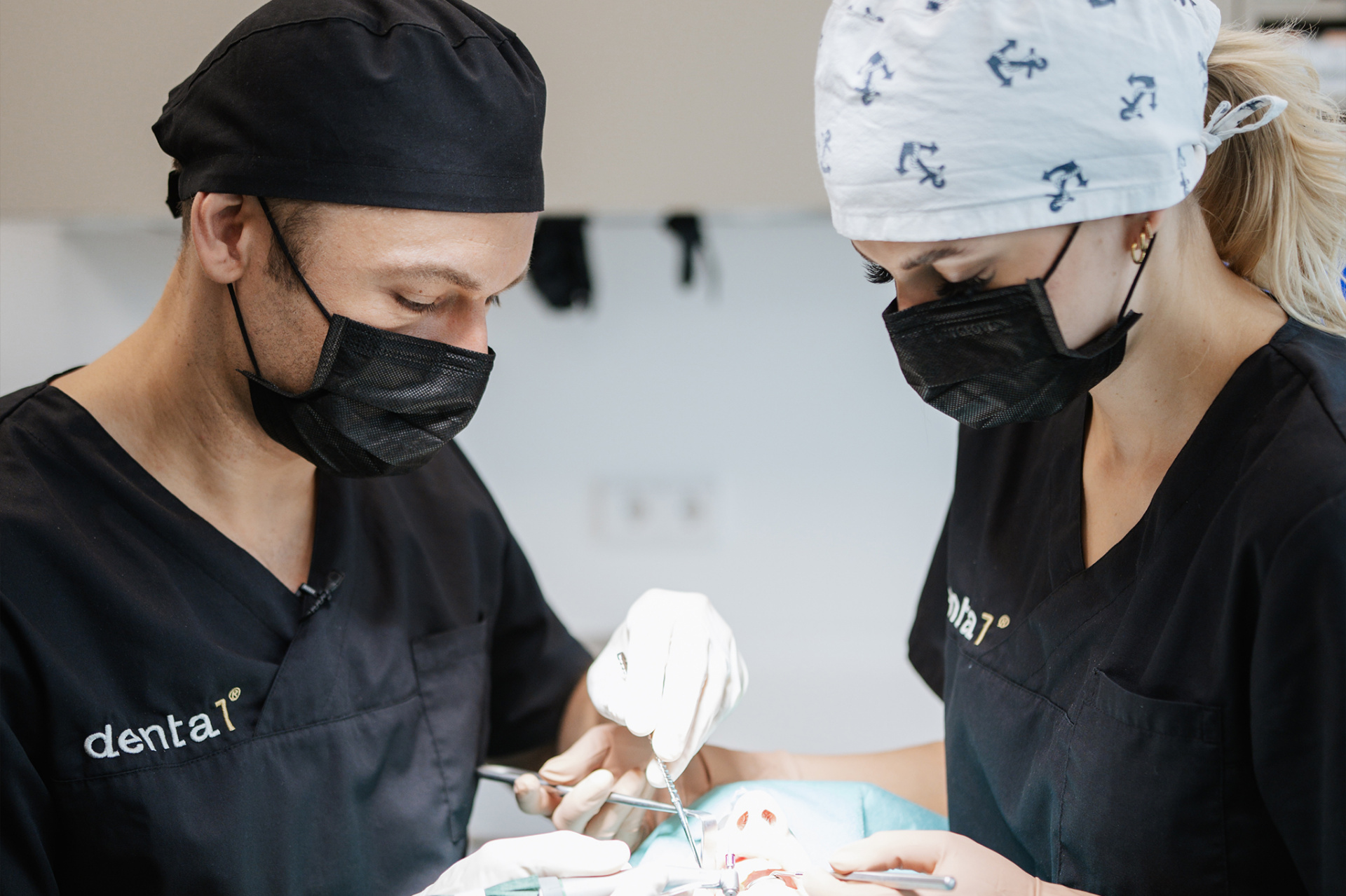 Wurzelspitzenresektion bei Denta1