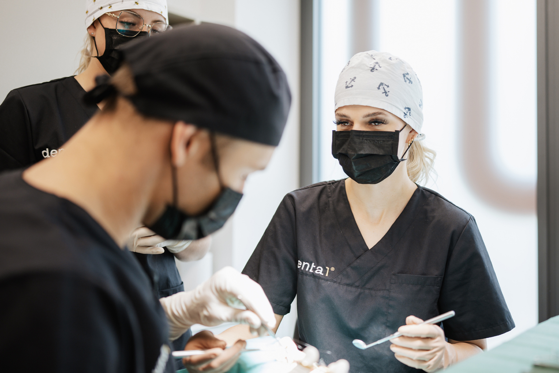 OP-Mikroskop bei Denta1