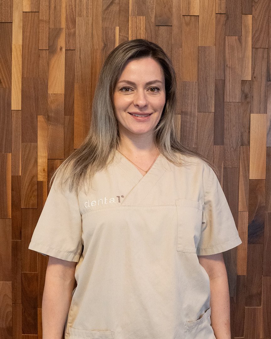 Zahnärzt:innen 28 Zahnärzt:innen 27